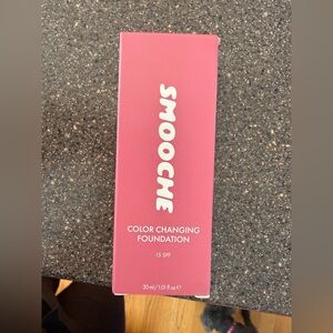 Smooche color changing foundation new in unopened box.